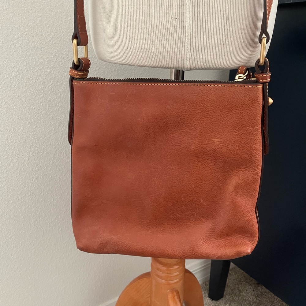 Dooney & Bourke Florentine Huntington Letter Carrier Bag - Picture 9 of 12